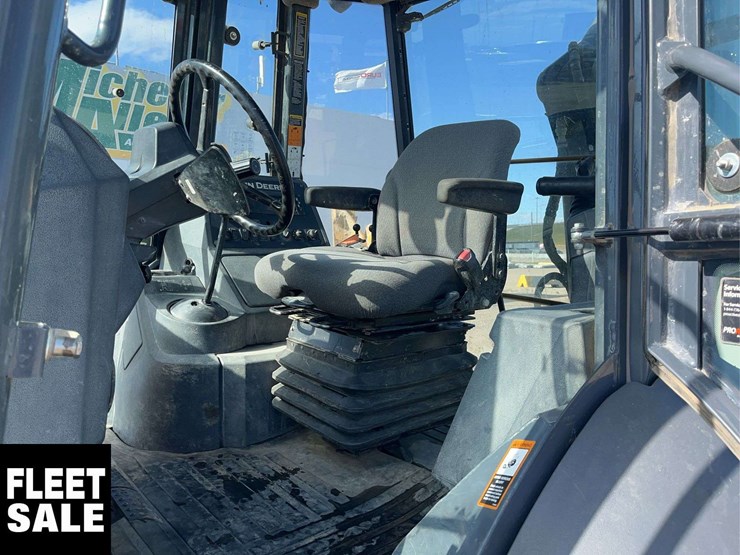 2016-deere-410l-image-11