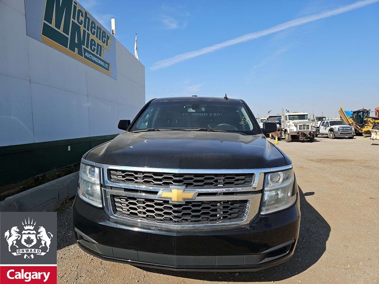 2015-chevrolet-tahoe-image-18