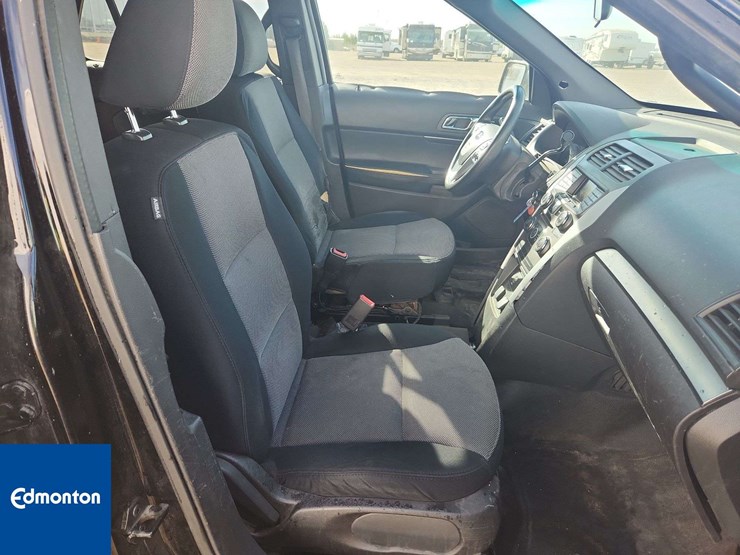 2014-ford-explorer-image-23