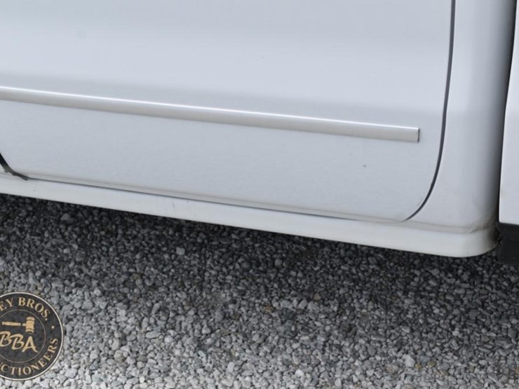 2016-chevrolet-silverado-1500-image-32