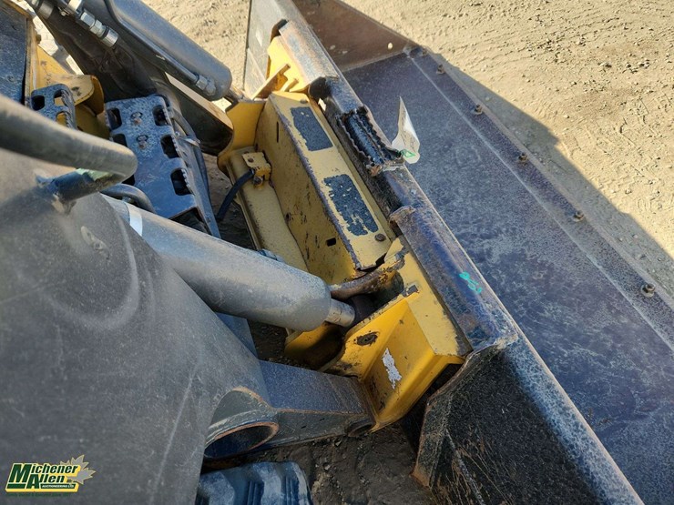 deere-331g-image-31