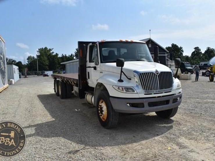 2013-international-durastar-4400-image-8