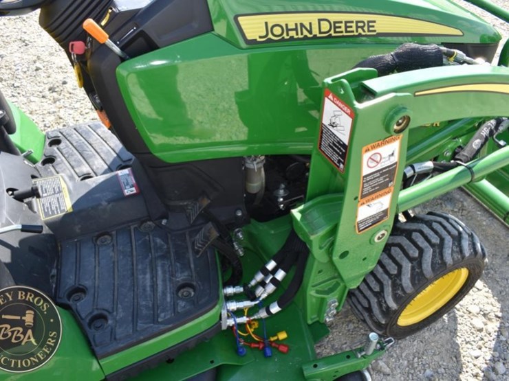 2022-john-deere-1025r-image-23