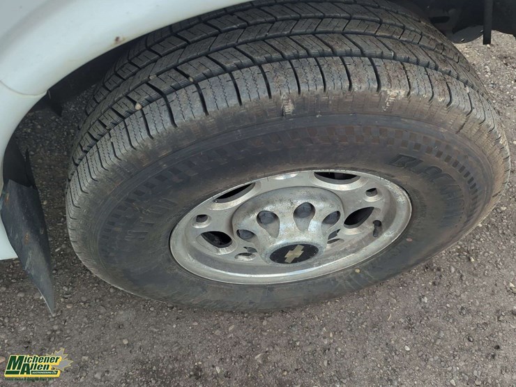 2001-chevrolet-express-3500-image-36
