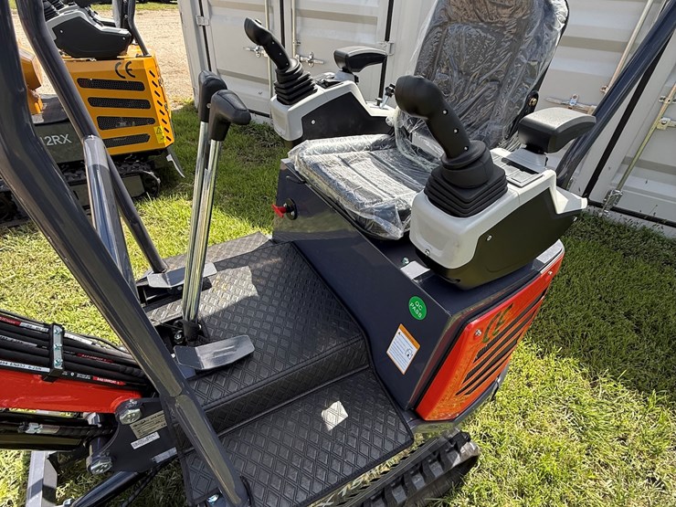 #602-•-2025-cfg-industrial-mx15r-hydraulic-track-type-mini-excavator-image-13