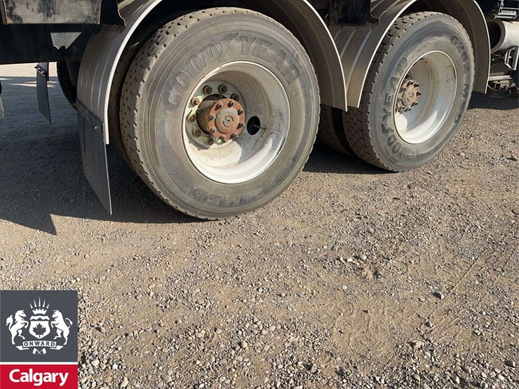 2015-freightliner-114sd-image-20