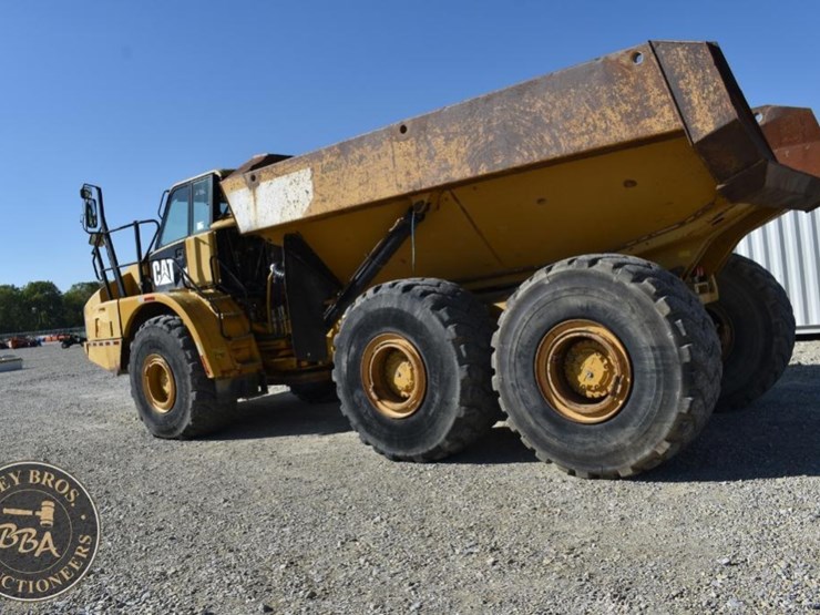 2011-caterpillar-740b-image-26