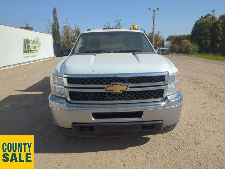 2012-chevrolet-silverado-3500hd-image-24