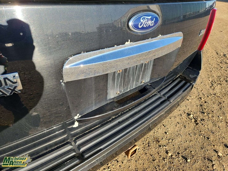 2013-ford-expedition-image-39