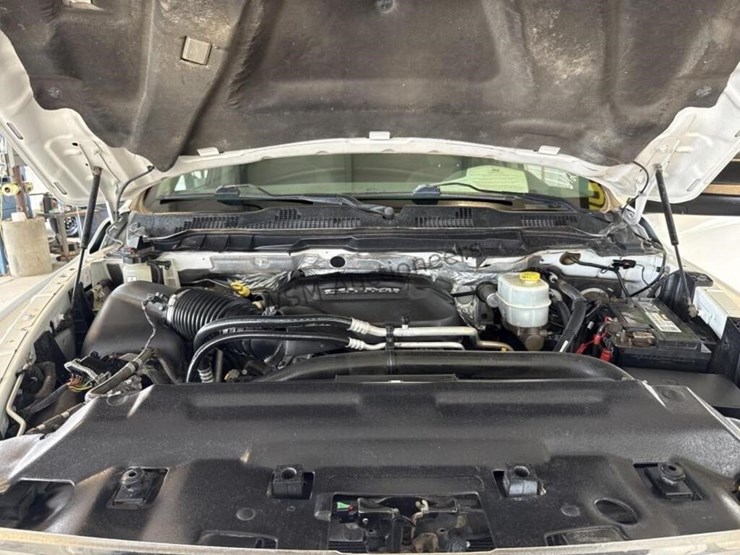 2015-ram-2500-slt-image-17