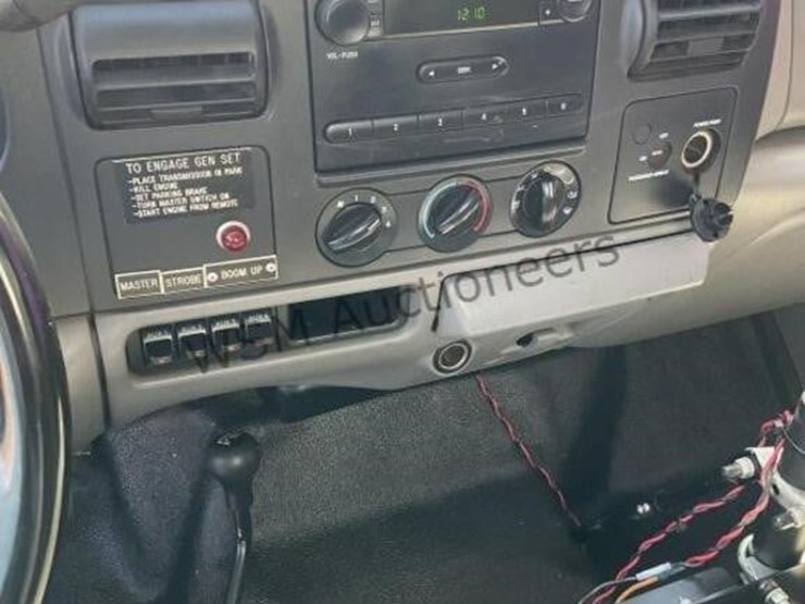 2006-ford-f450-image-23