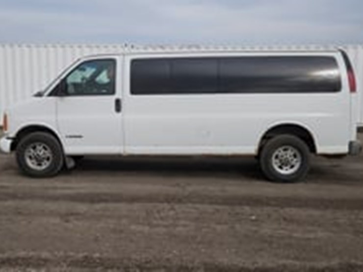 2001-chevrolet-express-3500-image-5