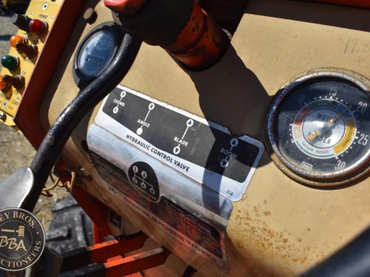ditch-witch-r65-image-25