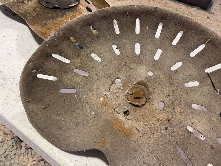 (3)-pressed-steel-pan-seats-image-8