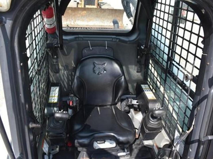 2017-bobcat-s570-image-38