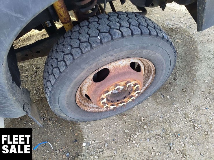 2011-ford-f550-image-28