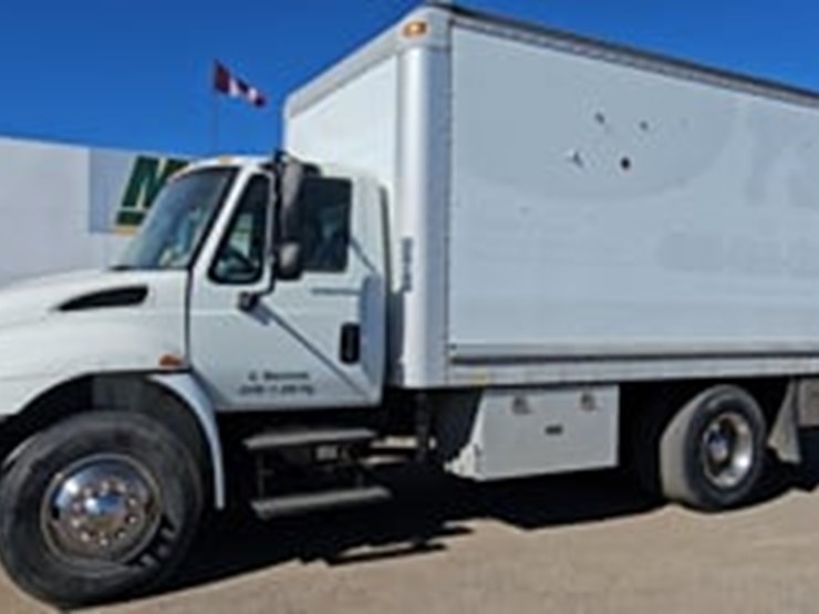 2005-international-durastar-4300-image-20