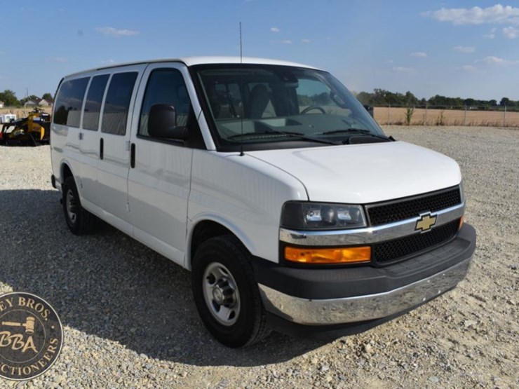 2019-chevrolet-express-2500-image-6