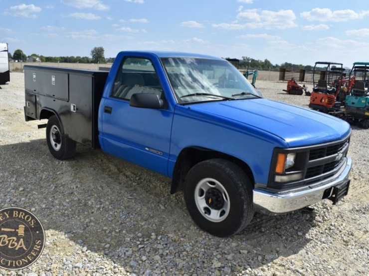 2000-chevrolet-3500-image-13