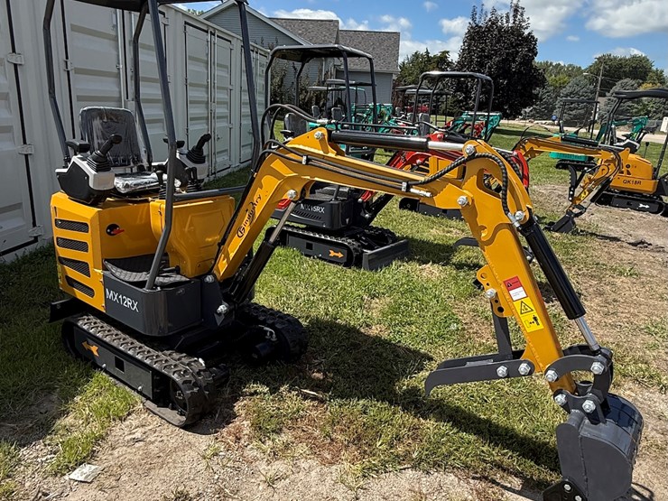 #601-•-2025-cfg-industrial-mx12r-hydraulic-track-type-mini-excavator-image-1