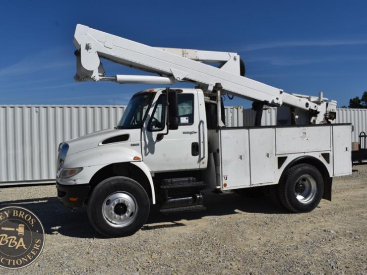 2012-international-durastar-4300-image-5