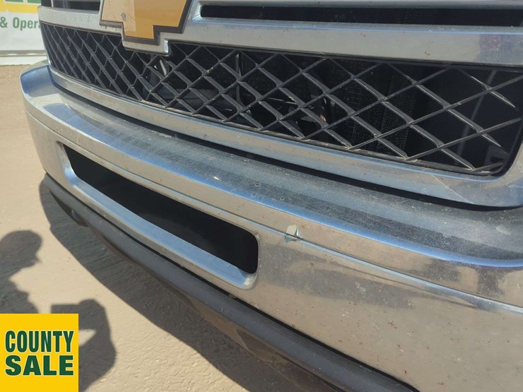 2012-chevrolet-silverado-3500hd-image-37