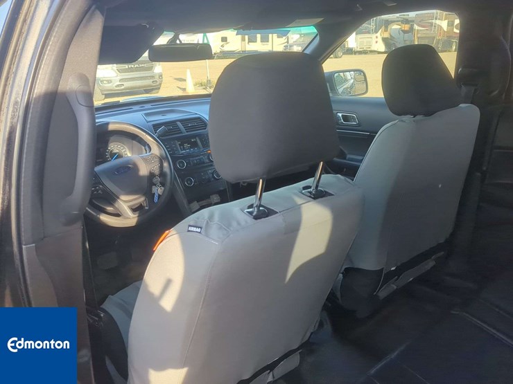 2018-ford-explorer-image-19