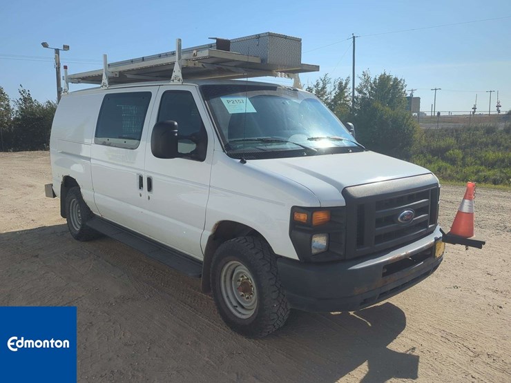 2012-ford-cargo-image-2
