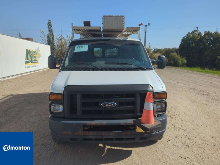 2012-ford-cargo-image-23