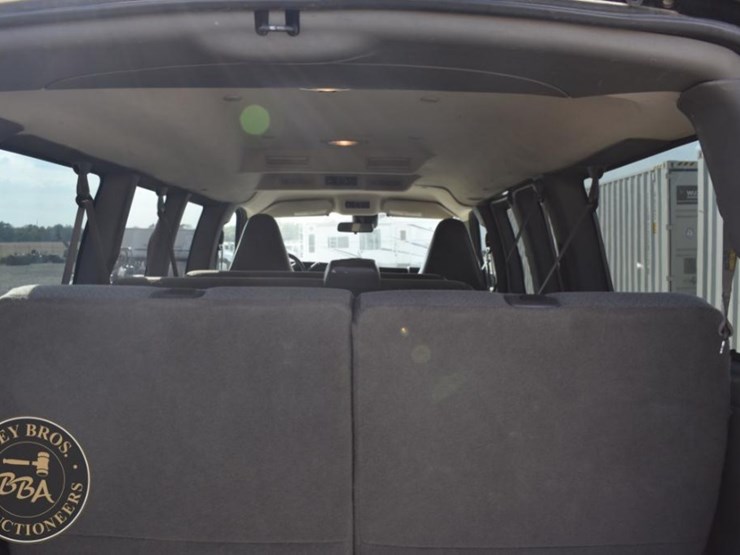 2019-chevrolet-express-2500-image-19
