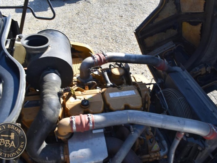 2012-caterpillar-740b-image-89