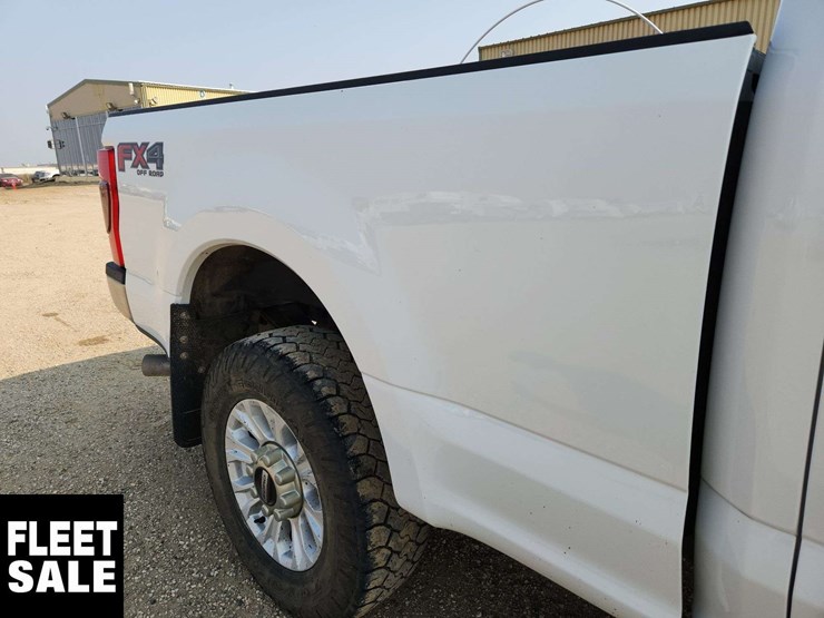 2021-ford-f250-image-28
