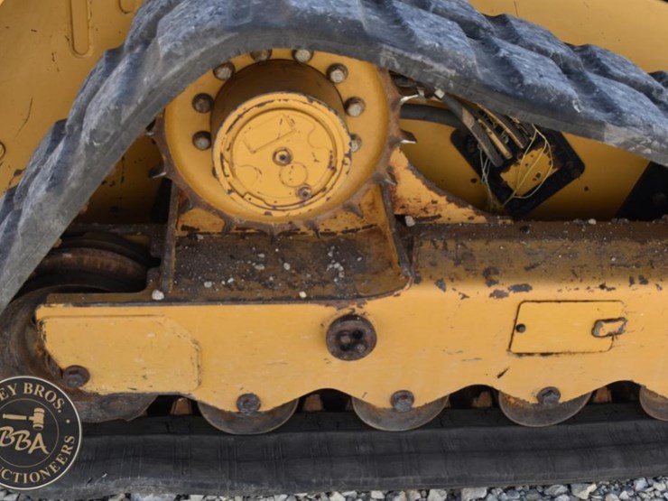 2022-caterpillar-299d3-image-27
