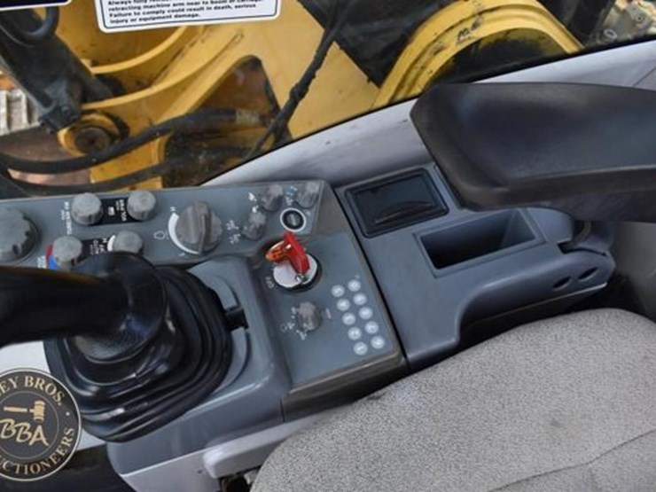 2018-deere-210g-lc-image-64