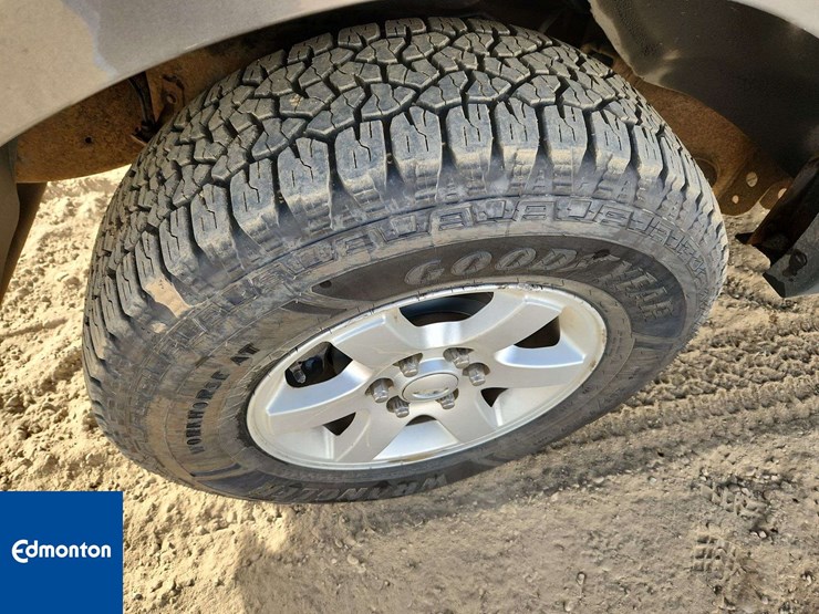 2011-ford-expedition-image-32