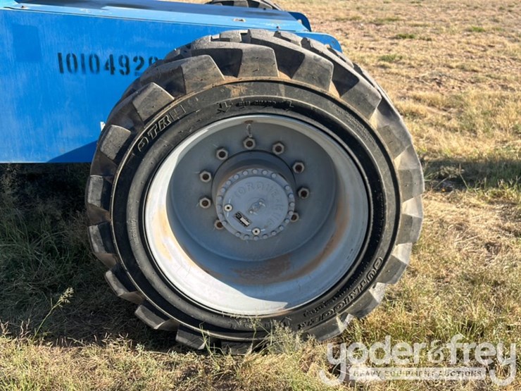 2012-genie-s85-image-47