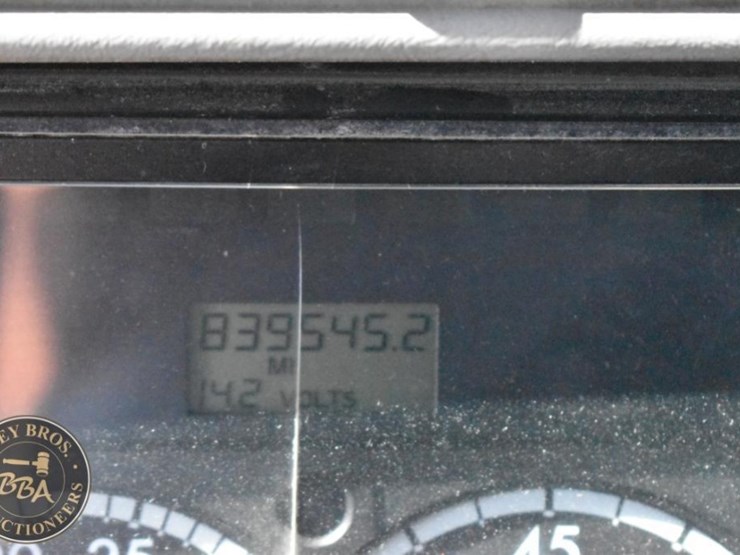 2003-freightliner-columbia-120-image-77