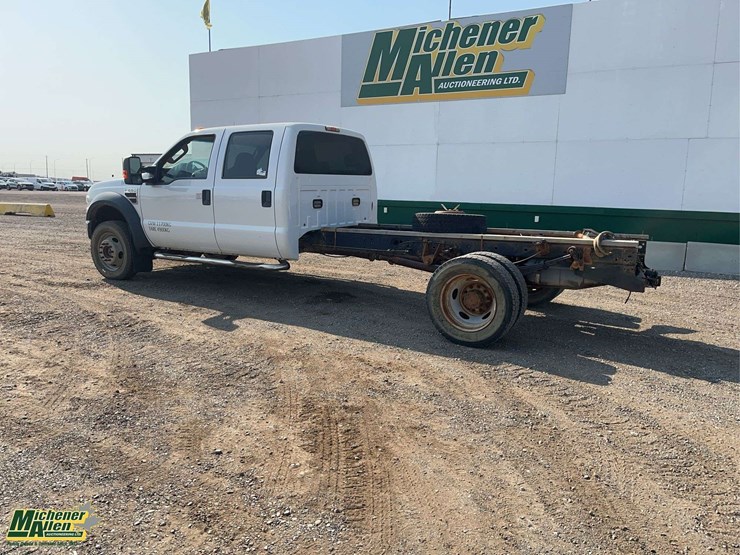 2010-ford-f550-image-3