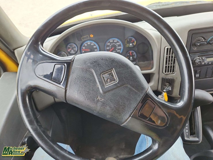 2013-international-durastar-4300-image-17