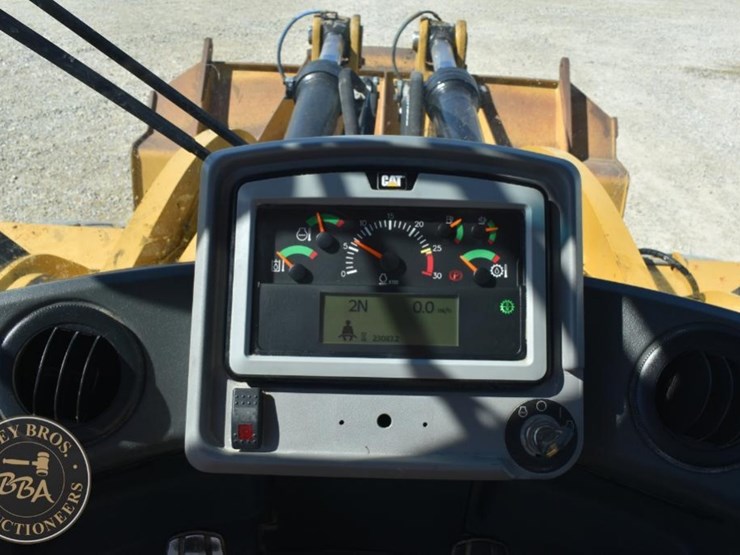 2014-caterpillar-982m-image-22