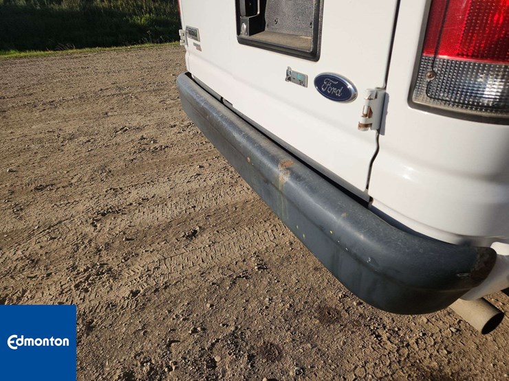 2012-ford-cargo-image-38