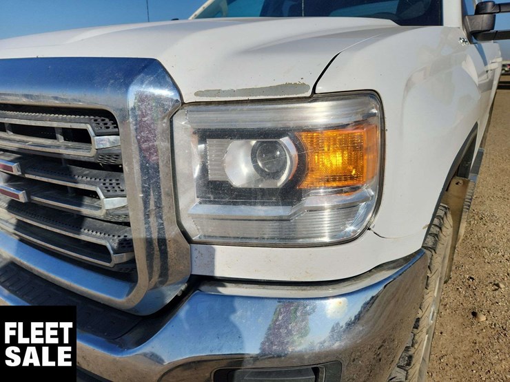 2015-gmc-sierra-2500hd-image-30