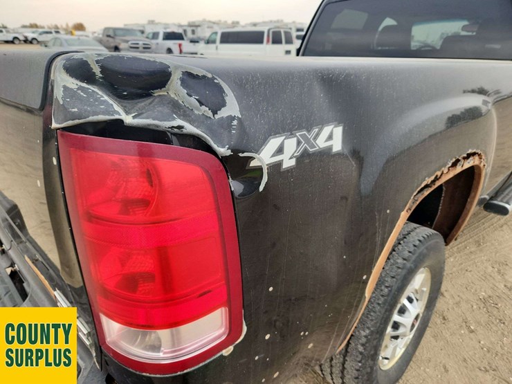2013-gmc-sierra-2500hd-image-38
