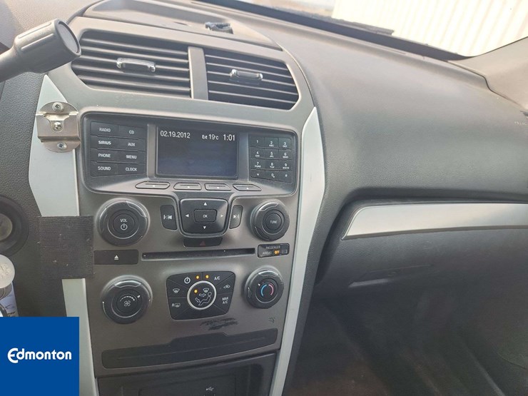 2013-ford-explorer-image-10