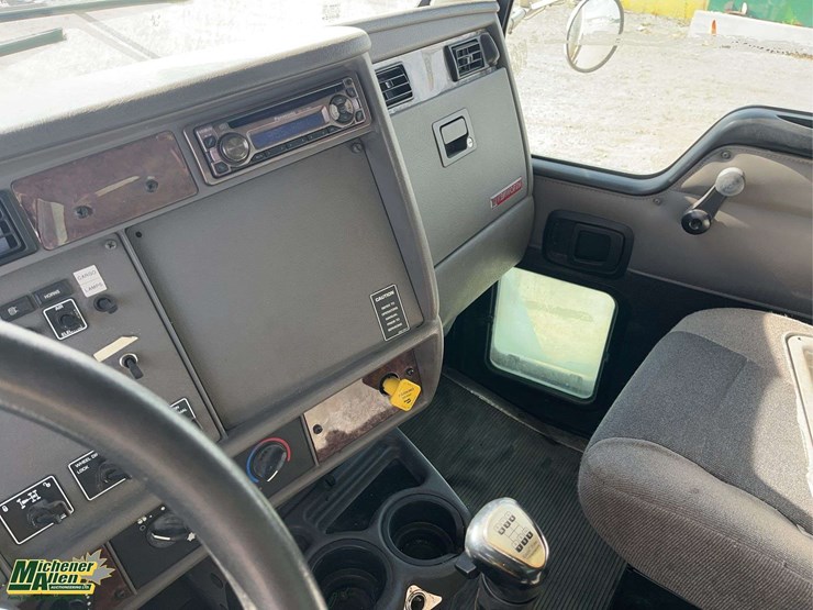 2005-kenworth-t300-image-9