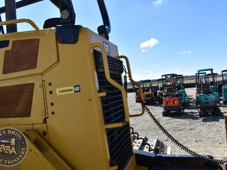 2020-caterpillar-d6n-lgp-image-51