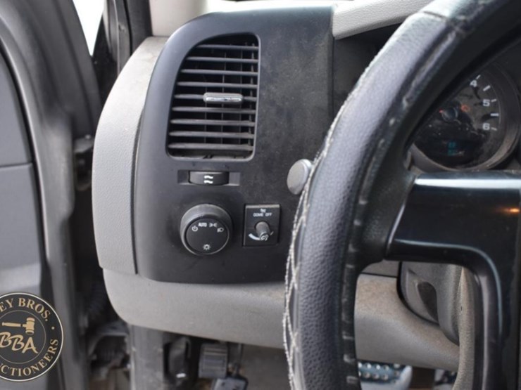 2009-chevrolet-silverado-1500-image-87
