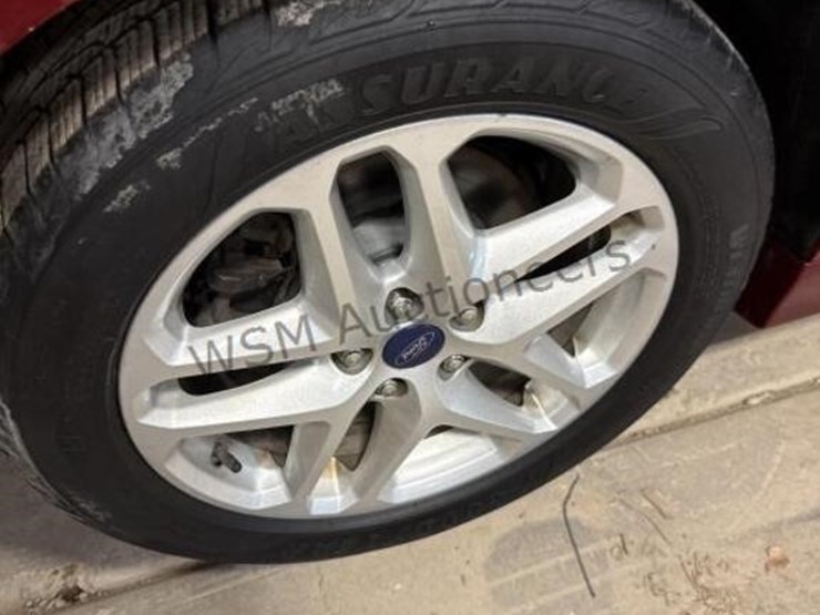 2016-ford-fusion-se-sdn-image-9