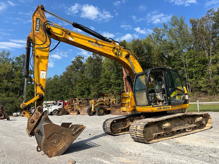 #132-•-jcb-235-excavator-image-1