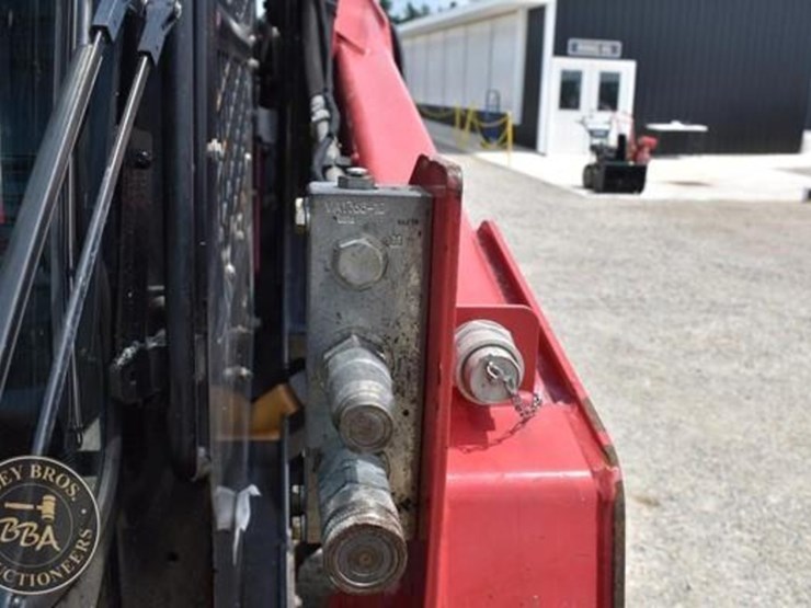 2016-takeuchi-ts80v2-image-32